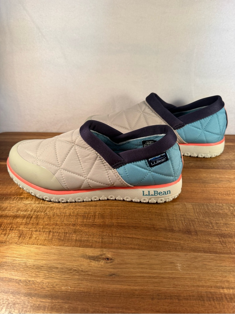 L.L.Bean Ultralight PrimaLoft Waterproof Slip-On Cream/Turquoise/Navy Sz 9 NWOT
